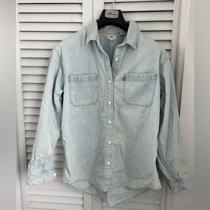 Levi’s Woman Jeans shirt